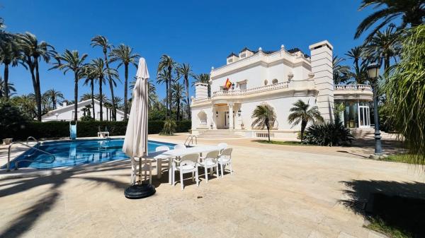 Dom szeregowy na sprzedaż w  Chalet adosado en Centro, Elche / Elx , Elche / Elx photo 4