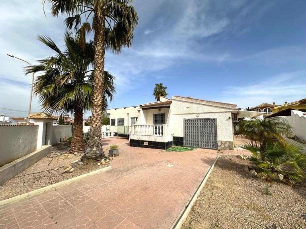 Продажа отдельного шале в  Casa o chalet independiente en Centro de la Ciudad Quesada, Rojales, Рохалес photo 5