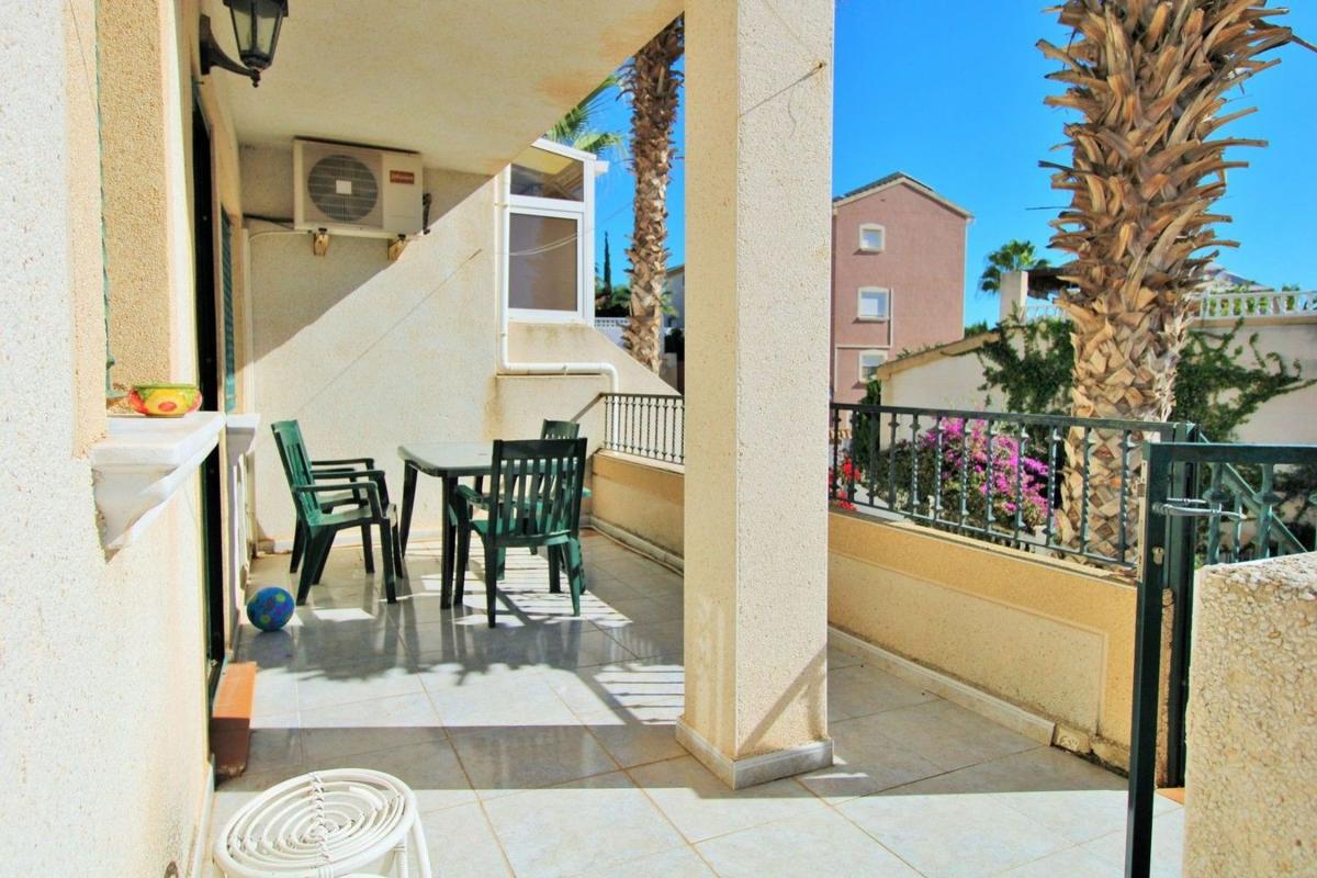 Venta de chalet adosado en  Chalet adosado en Villamartín, Orihuela , Orihuela photo 3