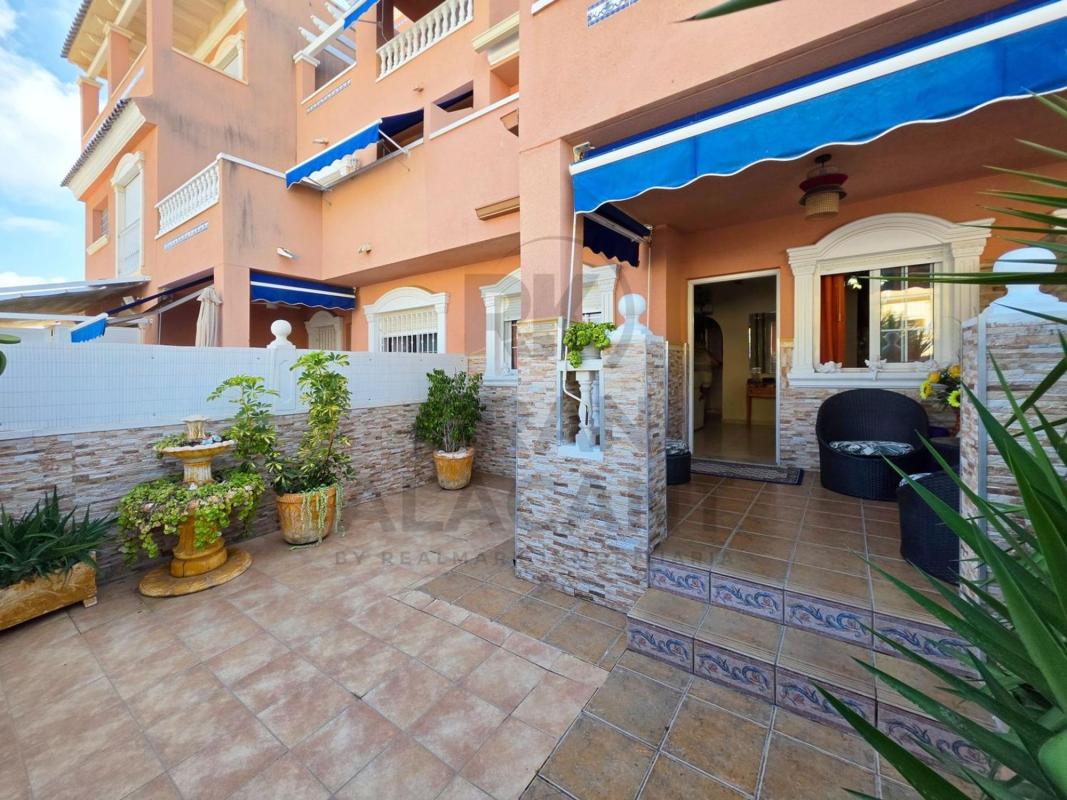 Sprzedaż niezależnego domku jednorodzinnego w  Casa o chalet independiente en Avenida Zaragoza, Gran Playa, Santa Pola, Santa Pola photo 2