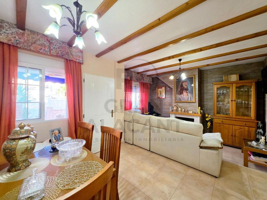 Sprzedaż niezależnego domku jednorodzinnego w  Casa o chalet independiente en Avenida Zaragoza, Gran Playa, Santa Pola, Santa Pola photo 5