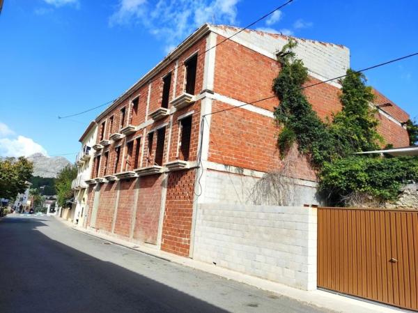 Building Residential of 1059m2 for sale in Parcent thumbnail 1