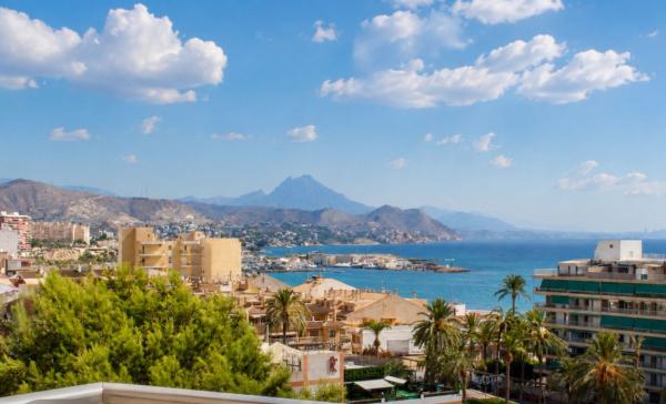 Venta de piso en Piso en Avenida d'Alcoi, 26, Campello Playa, El Campello, El Campello
photo 1