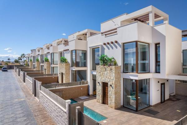 Chalet pareado en Calle Taray, Los Montesinos thumbnail 1