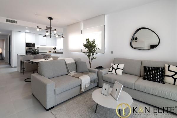 Venta de piso en Piso en Calle Presidente Adolfo Suárez, Pueblo Poniente, Benidorm, Benidorm
thumbnail 3