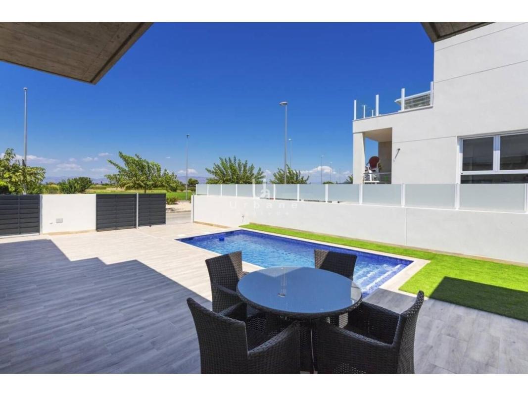Venta de chalet independiente en Casa o chalet en Calle Manuel de Falla, Daya Nueva, Daya Nueva
photo 3
