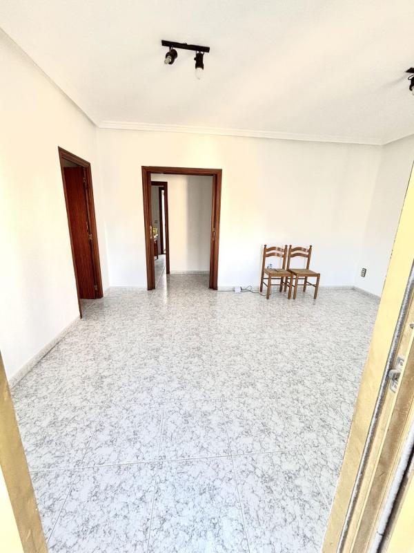 Venta de piso en Piso en Calle Victoria Kent, 1989, San Crispín, Elche / Elx, Elche / Elx
photo 3
