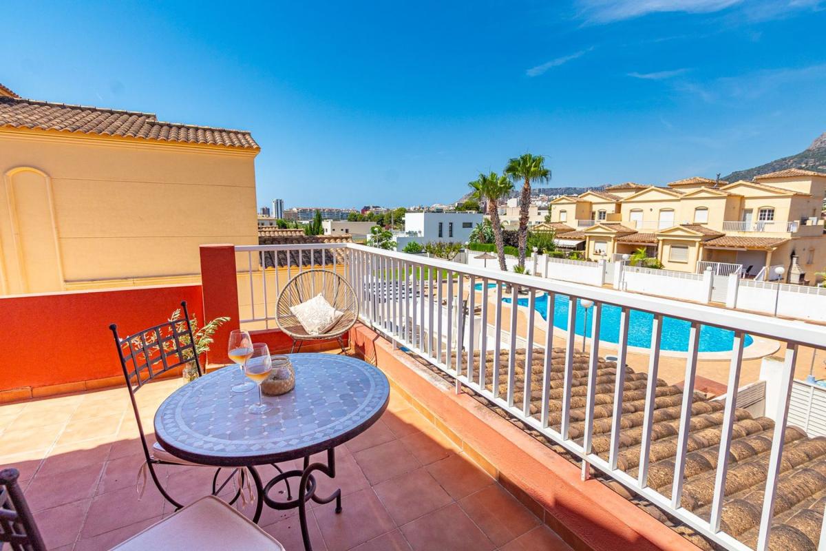 Продажа отдельного шале в Chalet pareado en Urbanització Pla Roig I, Cometa-Carrió, Calpe, Кальпе photo 4