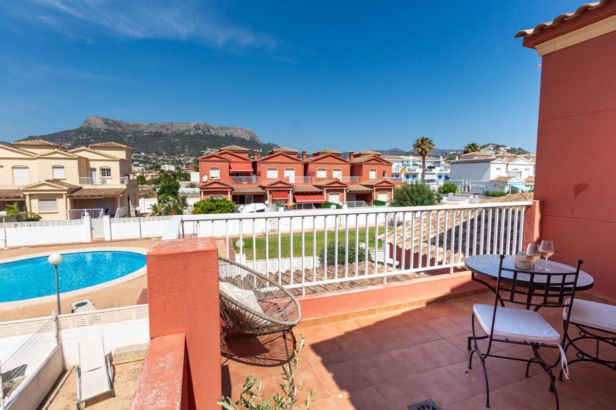 Продажа отдельного шале в Chalet pareado en Urbanització Pla Roig I, Cometa-Carrió, Calpe, Кальпе photo 5