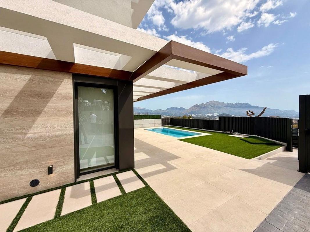 Sale of independent chalet in Casa o chalet independiente en Casco urbano, Polop, Polop
photo 3