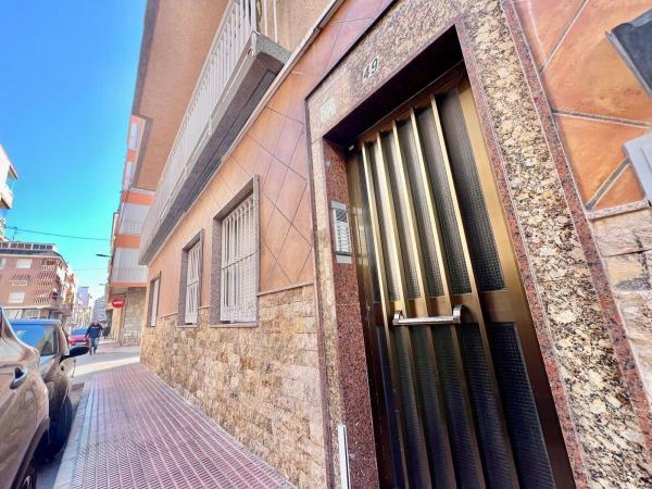 Sprzedaż mieszkania w Piso en Calle Gabriel Miró, Centro, Santa Pola, Santa Pola
thumbnail 2