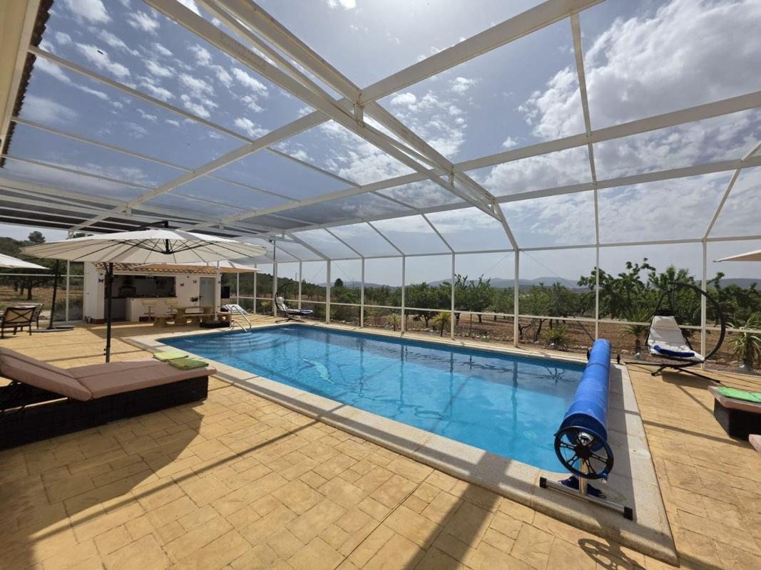 Продажа отдельного шале в Casa o chalet independiente en Pinoso, Пиносo photo 2