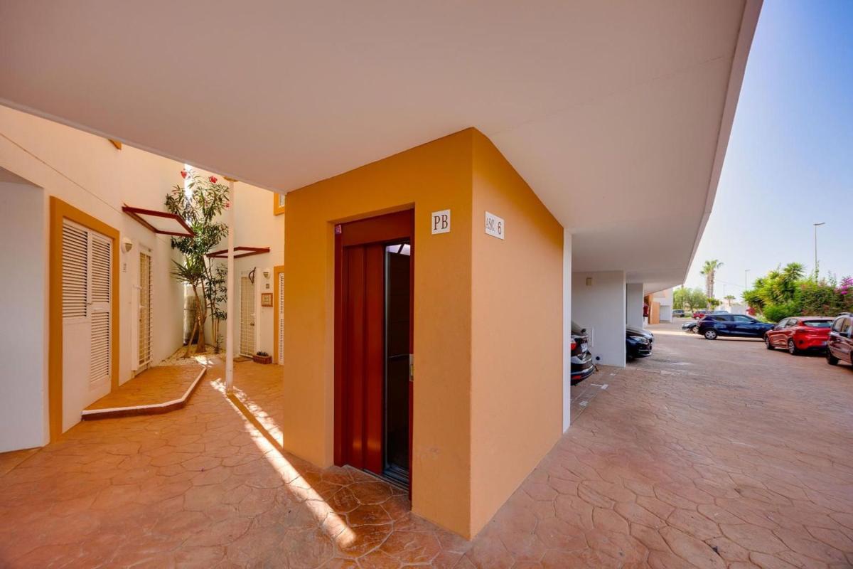 Sale of apartment in Piso en Playa Flamenca, Orihuela, Orihuela
 photo 5