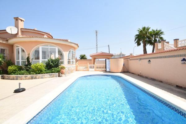 Independent chalet for sale in Casa o chalet en Centro de la Ciudad Quesada, Rojales, Rojales
thumbnail 1