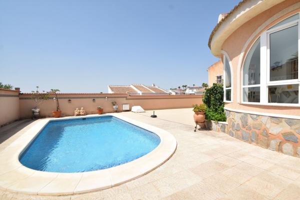 Independent chalet for sale in Casa o chalet en Centro de la Ciudad Quesada, Rojales, Rojales
thumbnail 2