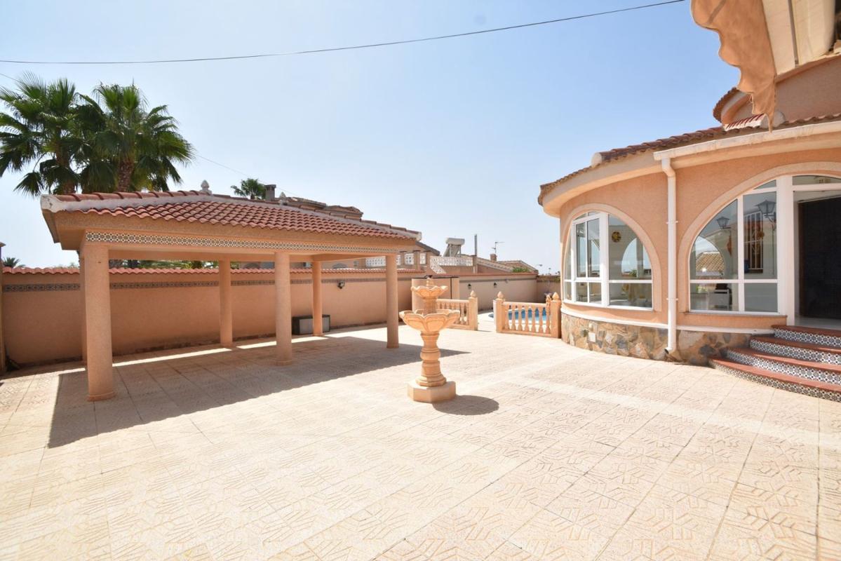 Sale of independent chalet in Casa o chalet en Centro de la Ciudad Quesada, Rojales, Rojales
photo 4