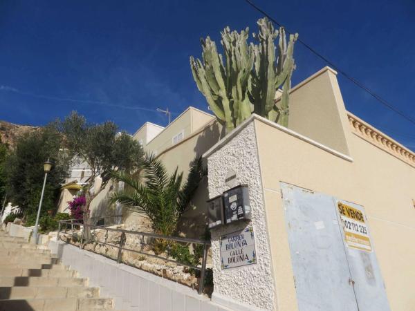 Частный шале на продаже в Casa o chalet en Calle Bolonia, Calas de Santa Pola este, Santa Pola, Санта Пола photo 1