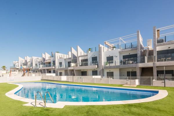 Sale of flat in Piso en Calle Sorozabal, Centro, San Miguel de Salinas, San Miguel de Salinas
thumbnail 1