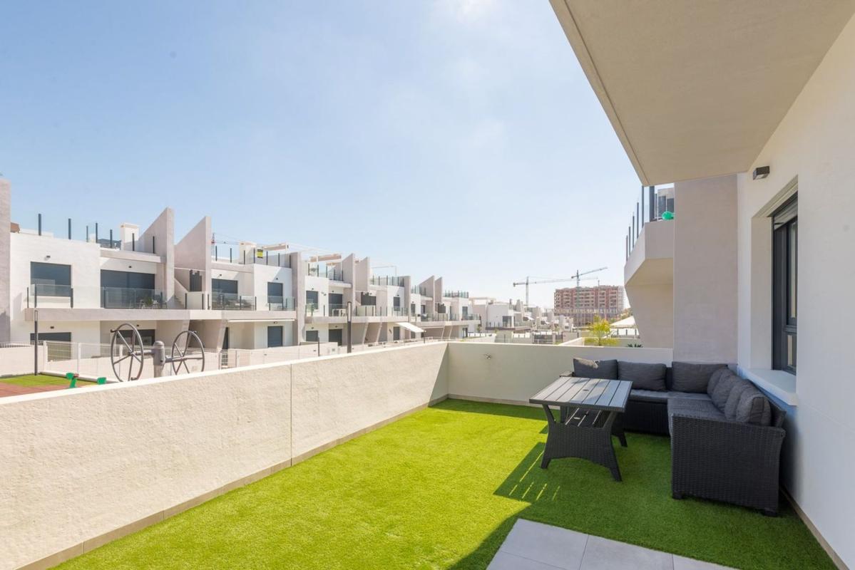Sale of apartment in Piso en Calle Sorozabal, Centro, San Miguel de Salinas, San Miguel de Salinas
 photo 5