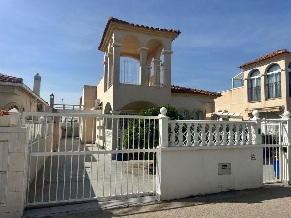 Частный шале на продаже в Casa o chalet independiente en Algorfa, Алгорфа thumbnail 1