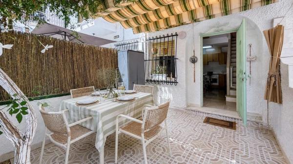 Четырехквартирный дом на продажу на Chalet adosado en Calle Jávea, Gran Playa, Santa Pola , Санта Пола photo 1
