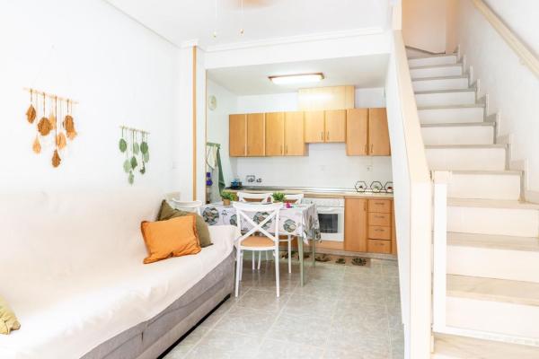 Четырехквартирный дом на продажу на Chalet adosado en Calle Jávea, Gran Playa, Santa Pola , Санта Пола thumbnail 3