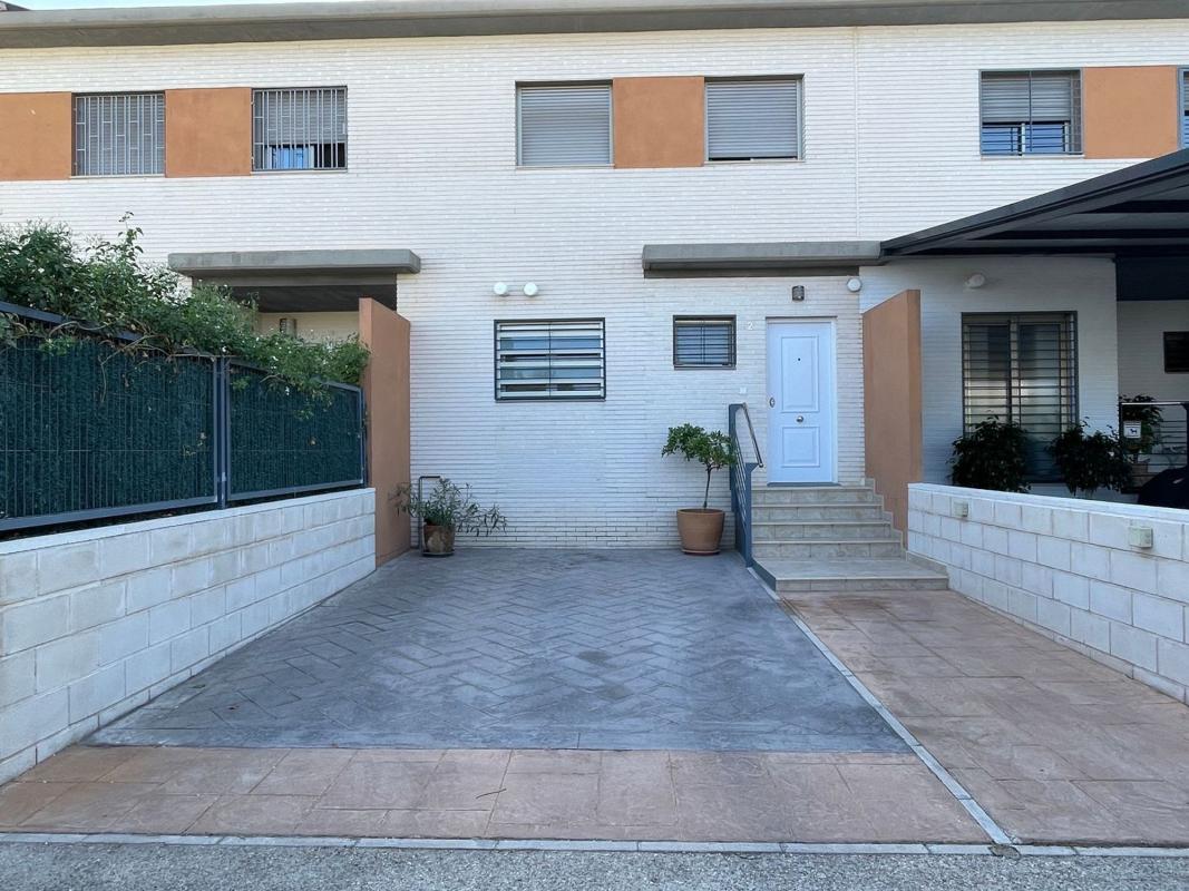 Sale of townhouse in Chalet adosado en Calle Salafranca, 8, Salafranca - Lloixa, San Juan de Alicante , San Juan de Alicante photo 2