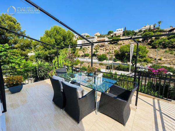 Independent chalet for sale in Casa o chalet en Calle Madrid, Pueblo Español - Coveta Fumá, El Campello, El Campello
 photo 4