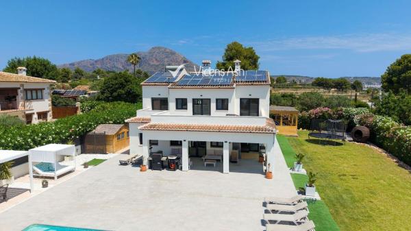 Casa o chalet independiente en Calle Elsa Morante, La Lluca - La Tarraula, Jávea/Xàbia photo 1