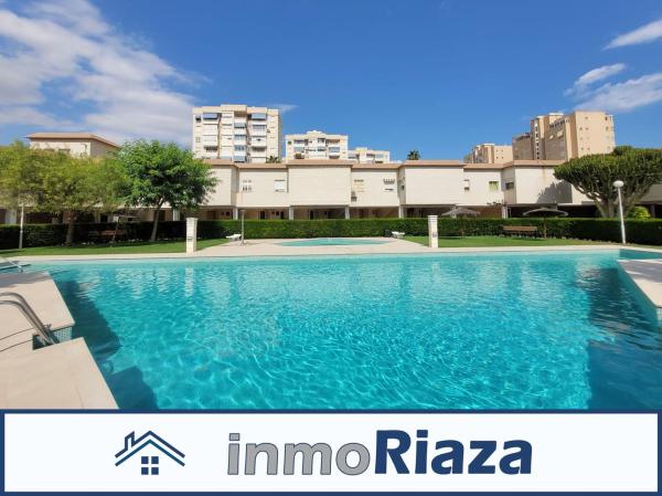Chalet adosado en venta en  Chalet adosado en Paises Escandinavos, Playa de San Juan, Alicante / Alacant , Alicante / Alacant photo 1