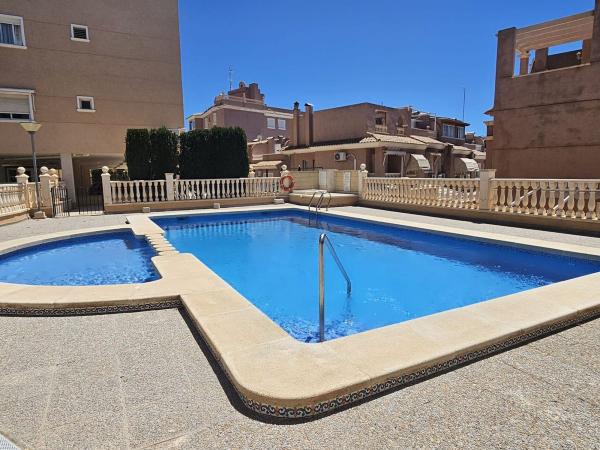 Sprzedaż mieszkania w Piso en Calas de Santiago Bernabeu, Santa Pola, Santa Pola
thumbnail 2