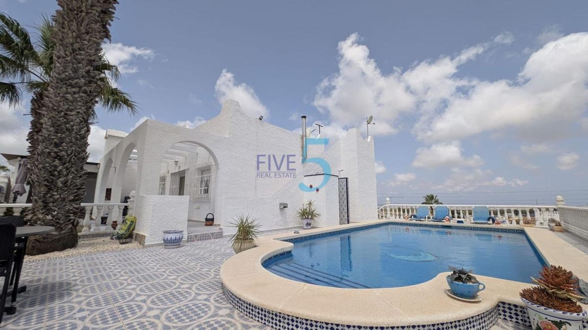 Продажа отдельного шале в  Casa o chalet en Blue Lagoon - Galán, San Miguel de Salinas, Сан-Мигель-де-Салинас photo 5