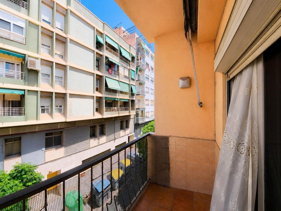 Sale of apartment in Piso en Calle Poeta Zorrilla, Carolinas Bajas, Alicante / Alacant, Alicante
photo 1