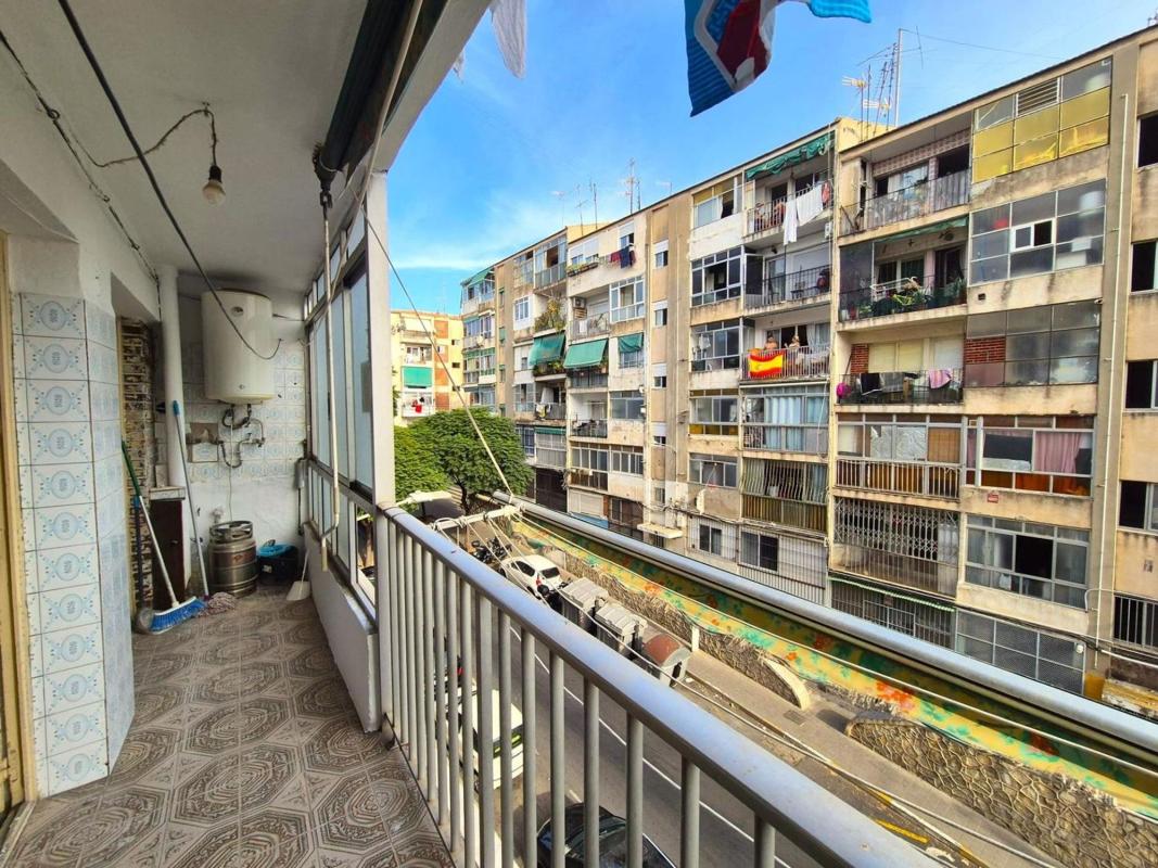 Sale of apartment in Piso en Calle del Olivino, Colonia Requena - Virgen del Carmen, Alicante / Alacant, Alicante
photo 5
