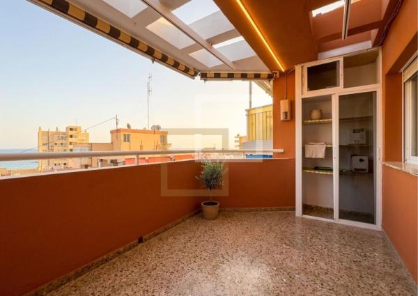 Venta de piso en Piso en Calle Sant Bartomeu, Campello Playa, El Campello, El Campello
thumbnail 2