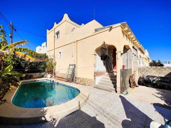 Chalet independiente en venta en Casa o chalet independiente en Centro, San Miguel de Salinas, San Miguel de Salinas
photo 1
