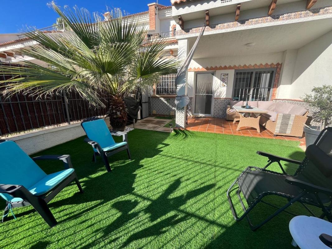 Продажа таунхауса в Chalet adosado en Almazarica La-ciudad Comu, 72, La Cañada - Los Alcores, San Miguel de Salinas , Сан-Мигель-де-Салинас photo 1