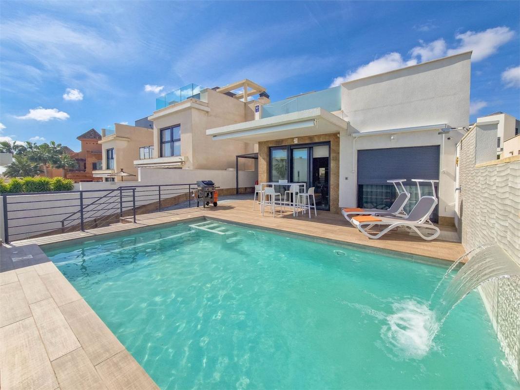 Продажа отдельного шале в Casa o chalet independiente en Calle los Hernandez, La Cañada - Los Alcores, San Miguel de Salinas, Сан-Мигель-де-Салинас photo 1