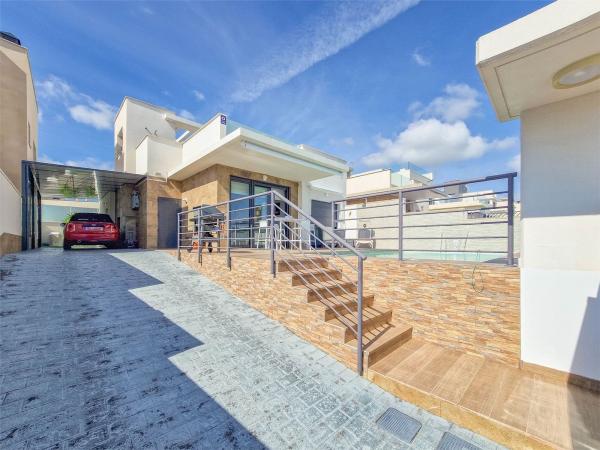 Частный шале на продаже в  Casa o chalet independiente en Calle los Hernandez, La Cañada - Los Alcores, San Miguel de Salinas, Сан-Мигель-де-Салинас photo 4