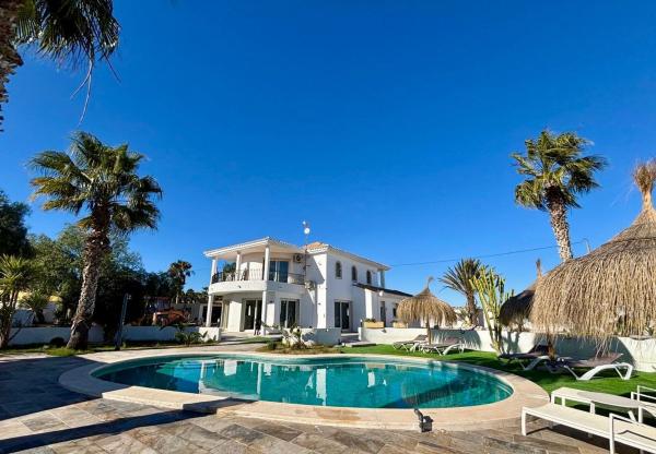 Chalet wolnostojący na sprzedaż w Casa o chalet independiente en Calle Río Segura, Centro, San Miguel de Salinas, San Miguel de Salinas photo 1