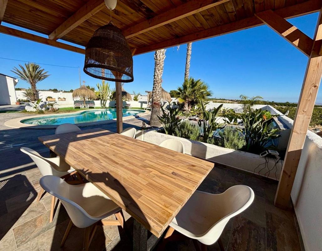 Sprzedaż niezależnego domku jednorodzinnego w  Casa o chalet independiente en Calle Río Segura, Centro, San Miguel de Salinas, San Miguel de Salinas photo 4