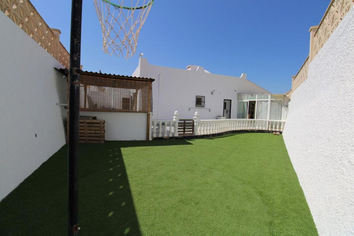 Sprzedaż niezależnego domku jednorodzinnego w Casa o chalet en Blue Lagoon - Galán, San Miguel de Salinas, San Miguel de Salinas photo 1