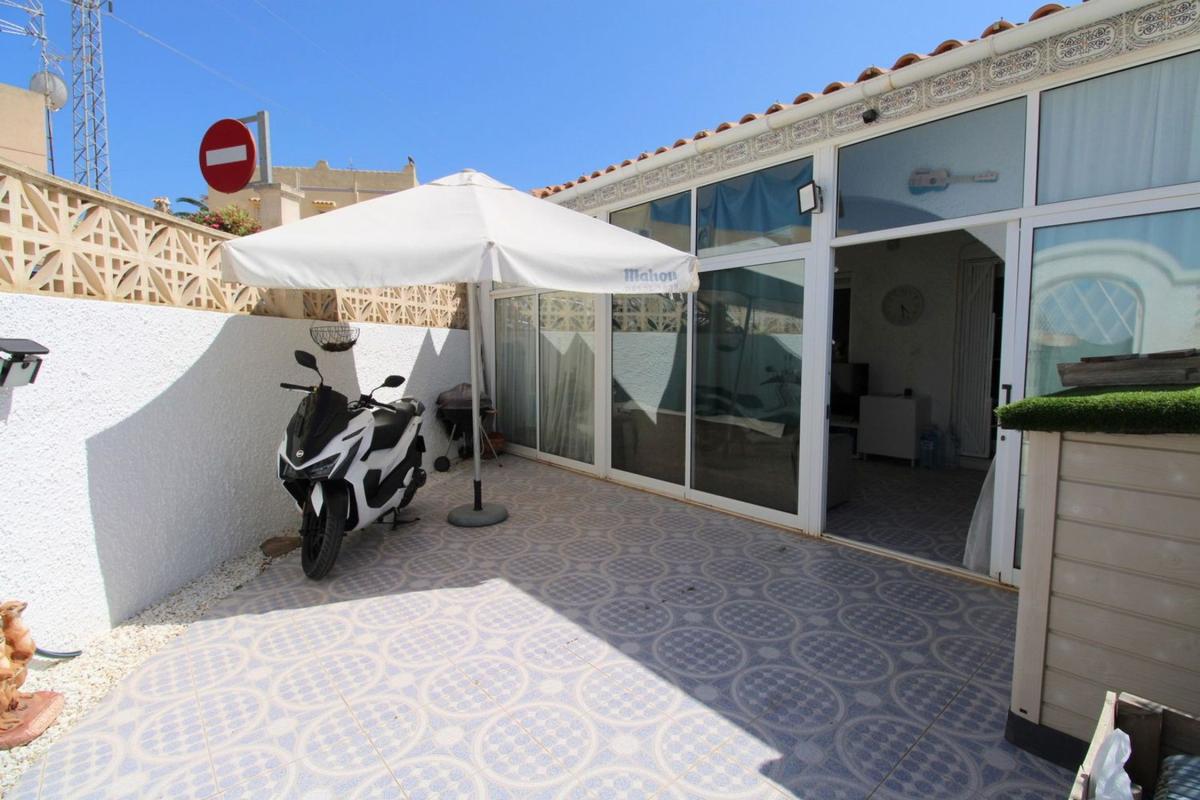 Sprzedaż niezależnego domku jednorodzinnego w Casa o chalet en Blue Lagoon - Galán, San Miguel de Salinas, San Miguel de Salinas photo 5