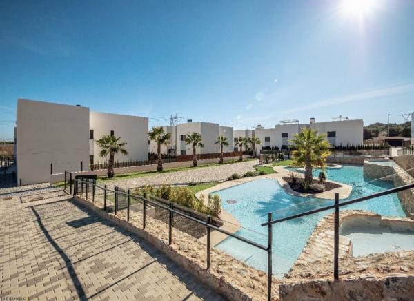 Venta de piso en Piso en Calle la Capitana, La Cañada - Los Alcores, San Miguel de Salinas, San Miguel de Salinas
photo 1