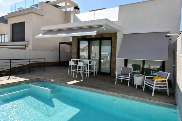 Частный шале на продаже в Casa o chalet independiente en La Cañada - Los Alcores, San Miguel de Salinas, Сан-Мигель-де-Салинас photo 1