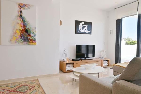 Частный шале на продаже в Casa o chalet independiente en La Cañada - Los Alcores, San Miguel de Salinas, Сан-Мигель-де-Салинас thumbnail 2