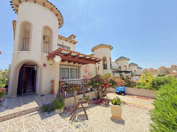 Частный шале на продаже в Casa o chalet independiente en Calle Algeciras, 10, Blue Lagoon - Galán, San Miguel de Salinas, Сан-Мигель-де-Салинас thumbnail 2