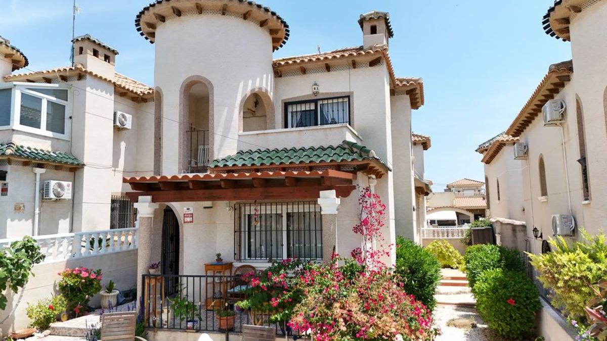 Sprzedaż niezależnego domku jednorodzinnego w Casa o chalet independiente en Calle Algeciras, 10, Blue Lagoon - Galán, San Miguel de Salinas, San Miguel de Salinas photo 5