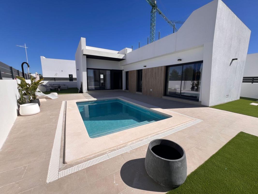 Продажа отдельного шале в  Casa o chalet independiente en Calle Verdi, Centro, San Miguel de Salinas, Сан-Мигель-де-Салинас photo 4