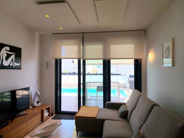 Частный шале на продаже в  Casa o chalet independiente en Calle los Hernandez, La Cañada - Los Alcores, San Miguel de Salinas, Сан-Мигель-де-Салинас photo 4